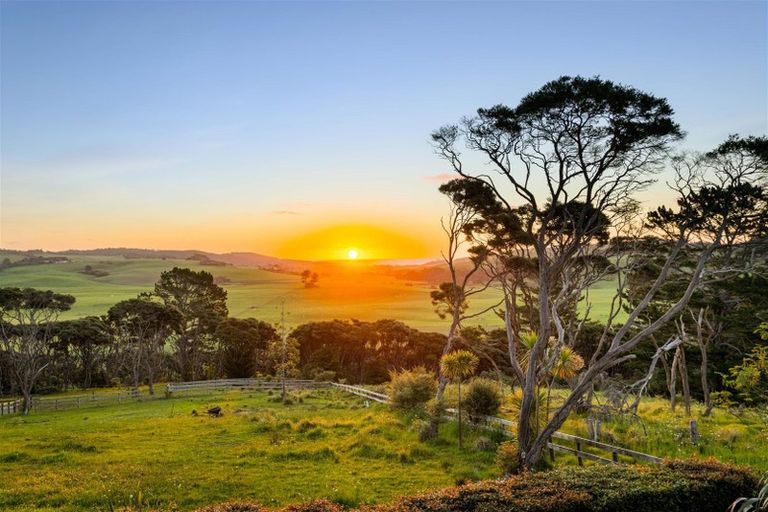 Photo of property in 9 Hamilton Road, Waimauku, 0881