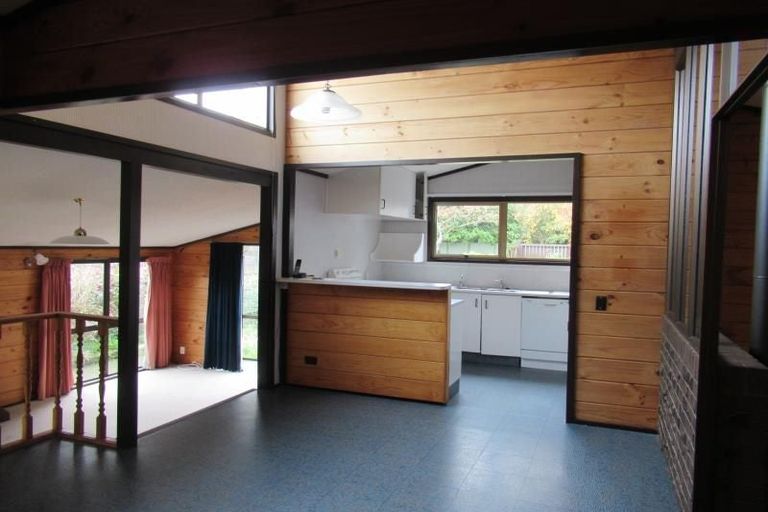 Photo of property in 345 Te Moana Road, Waikanae, 5036