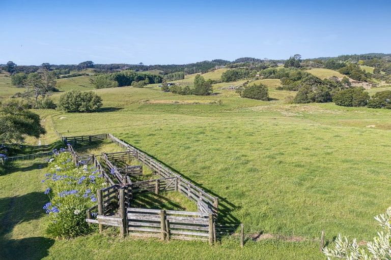 Photo of property in 211 Stoney Creek Road, Kaukapakapa, 0873