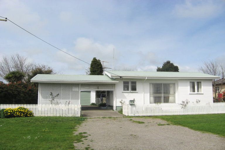 Photo of property in 14 Gold Street, Waitara, 4320