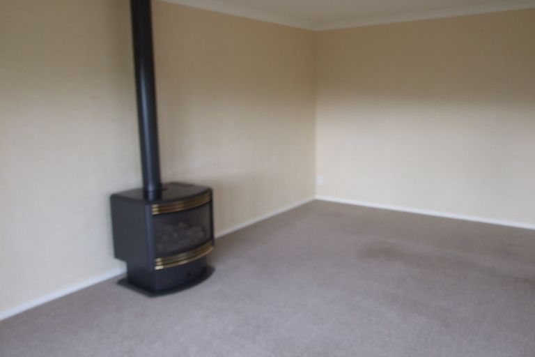 Photo of property in 5 Lourie Way, Fitzherbert, Palmerston North, 4410