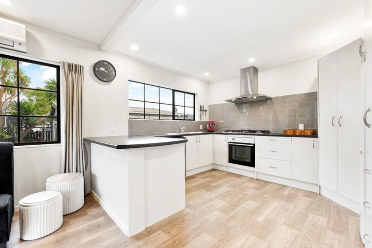 Photo of property in 19 Crampton Court, Orewa, 0931