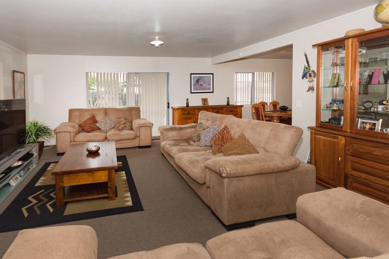 Photo of property in 518 Great South Road, Rosehill, Papakura, 2113