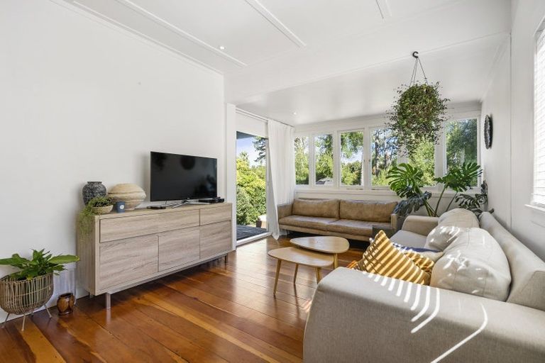 Photo of property in 1018 Great North Road, Point Chevalier, Auckland, 1022