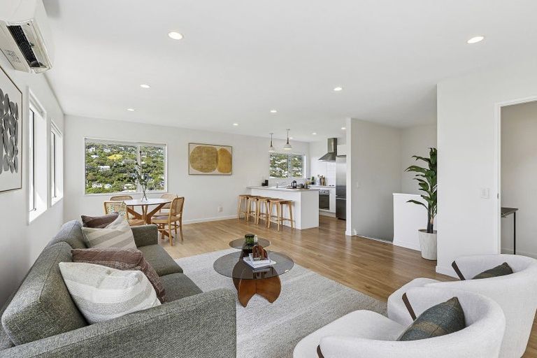 Photo of property in 35 Chartwell Drive, Crofton Downs, Wellington, 6035