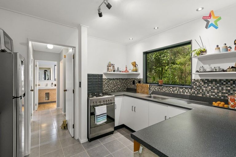 Photo of property in 3/4 Dowse Drive, Maungaraki, Lower Hutt, 5010