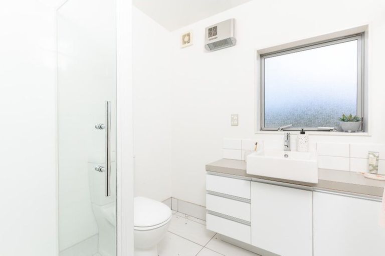 Photo of property in 10 Saddleback Grove, Karori, Wellington, 6012