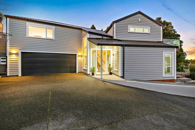Photo of property in 4/92 Churchill Road, Murrays Bay, Auckland, 0630