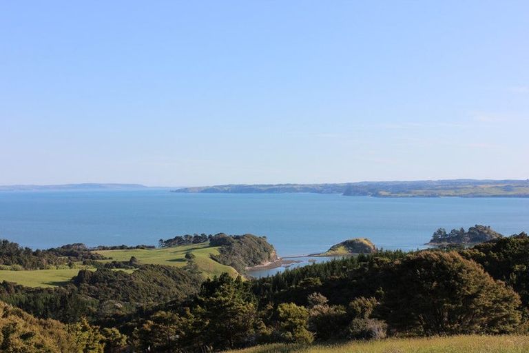 Photo of property in 986 Tinopai Road, Tinopai, Matakohe, 0593