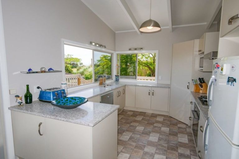 Photo of property in 20 Stratford Drive, Cable Bay, 0420