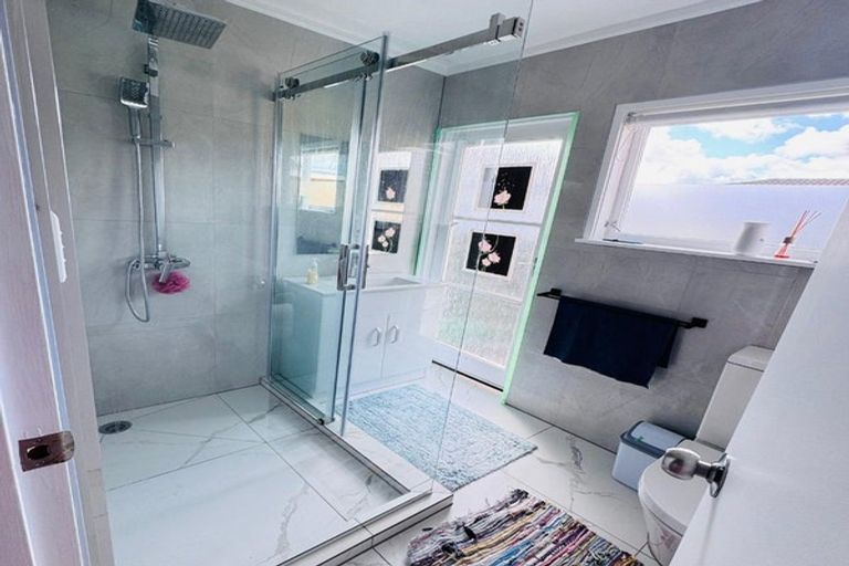 Photo of property in 2/33a Halsey Road, Manurewa, Auckland, 2102