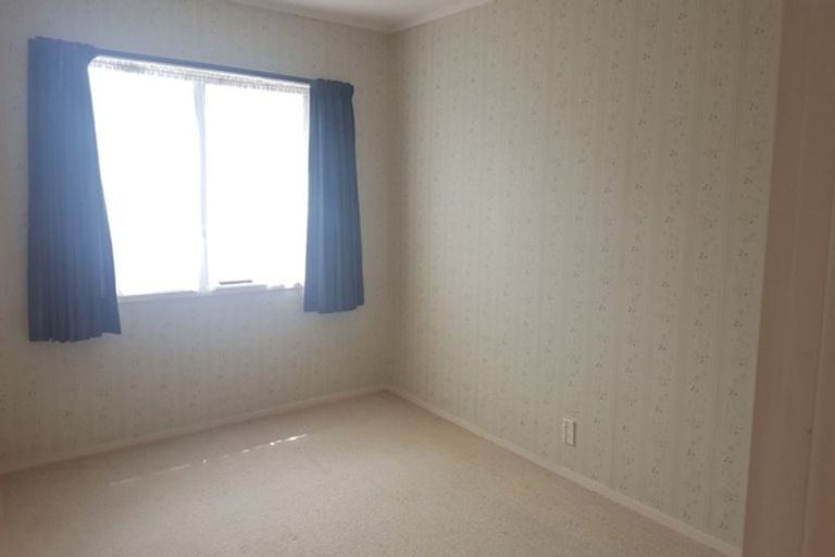 Photo of property in 2/40 Hillcrest Avenue, Hillcrest, Auckland, 0627