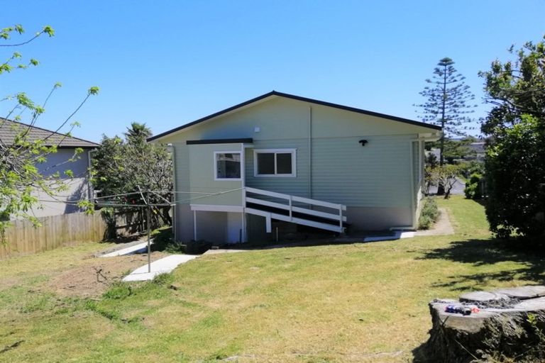 Photo of property in 26 Bay Street, Red Beach, 0932