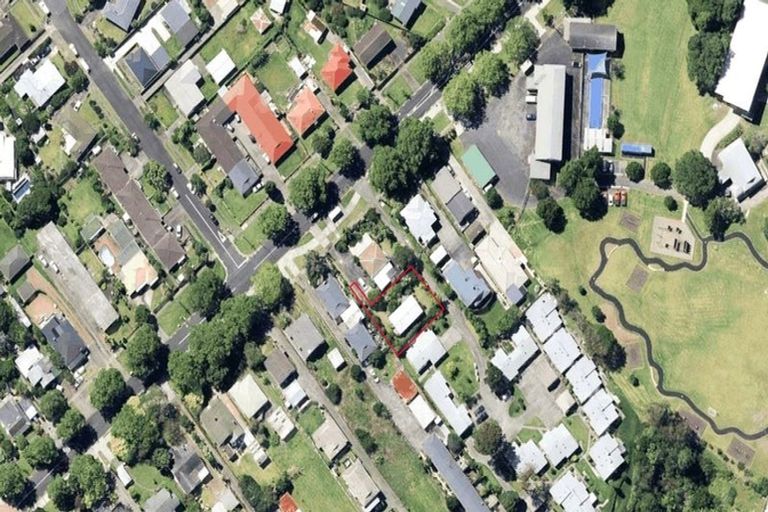 Photo of property in 2/16 Seabrook Avenue, New Lynn, Auckland, 0600