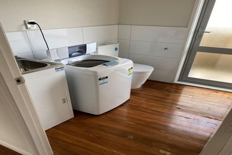 Photo of property in 27 Normanton Street, Glenfield, Auckland, 0629