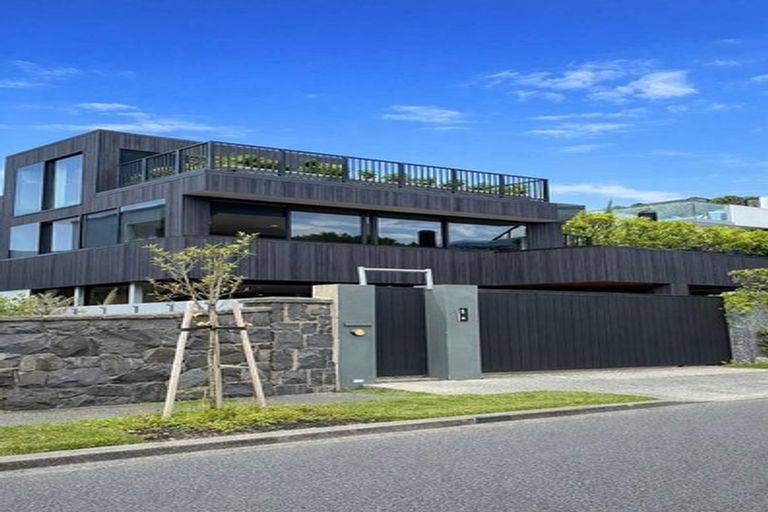 Photo of property in 15a The Strand, Takapuna, Auckland, 0622