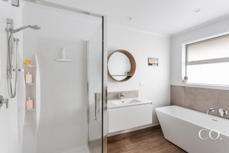 Photo of property in 284 Ballintoy Park Drive, Welcome Bay, Tauranga, 3175