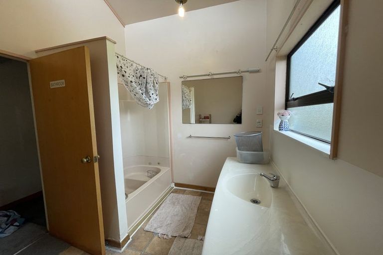 Photo of property in 50 Eugenia Rise, Totara Heights, Auckland, 2105