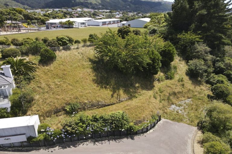 Photo of property in 105 Redwood Avenue, Tawa, Wellington, 5028