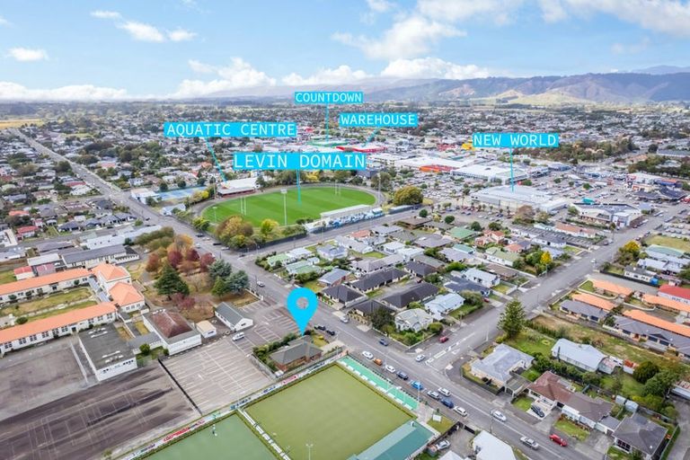 Photo of property in 63 Weraroa Road, Levin, 5510