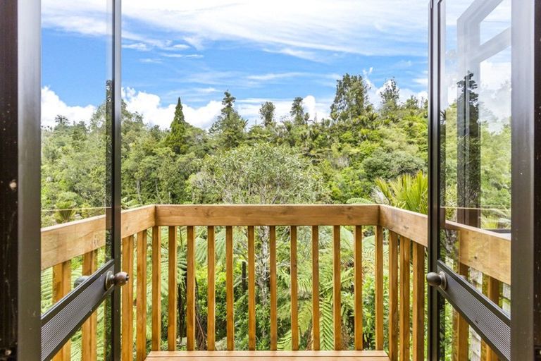 Photo of property in 53 Rimu Road, Oratia, Auckland, 0604