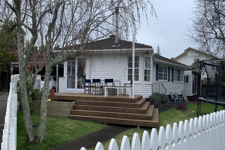 Photo of property in 1/30 Kea Place, Mangere Bridge, Auckland, 2022