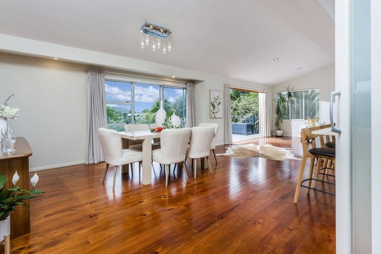 Photo of property in 19 Valerie Crescent, Okura, Albany, 0792