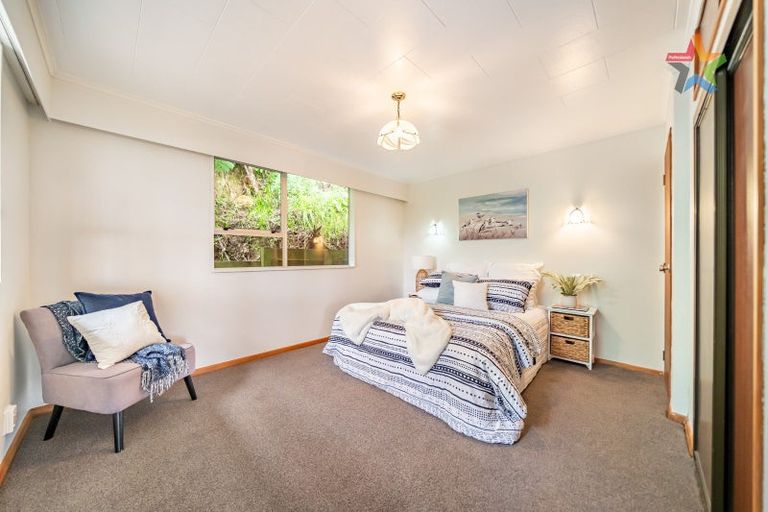 Photo of property in 89 Miromiro Road, Normandale, Lower Hutt, 5010