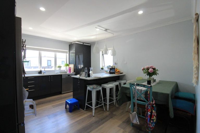 Photo of property in 8c Awamutu Grove, Waiwhetu, Lower Hutt, 5010