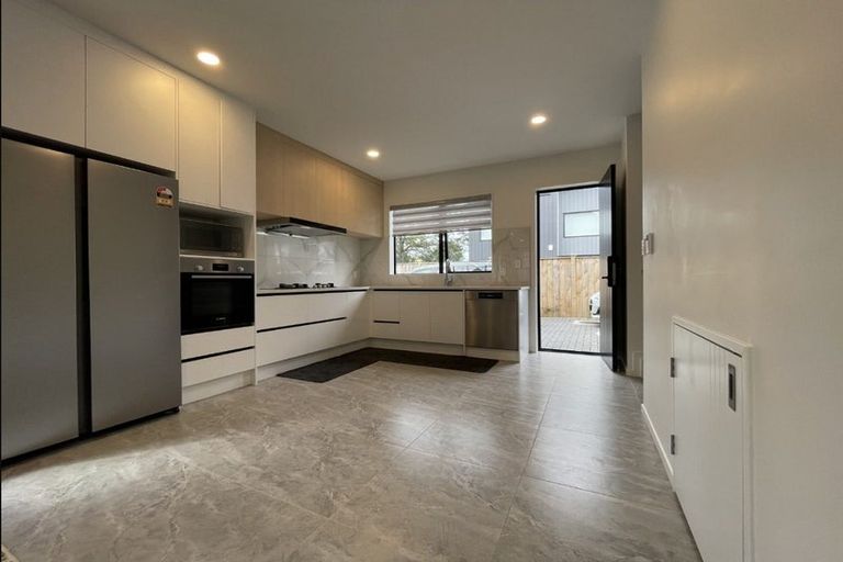Photo of property in 8d Blyton Lane, Pakuranga Heights, Auckland, 2010