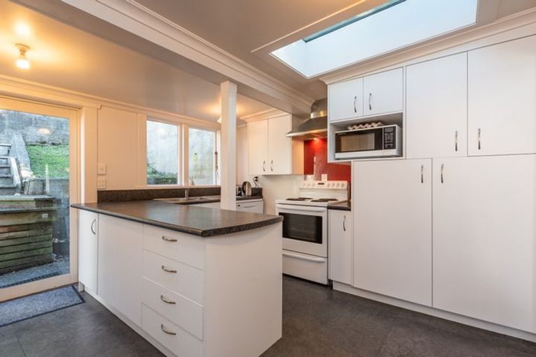 Photo of property in 13 Devon Street, Aro Valley, Wellington, 6021