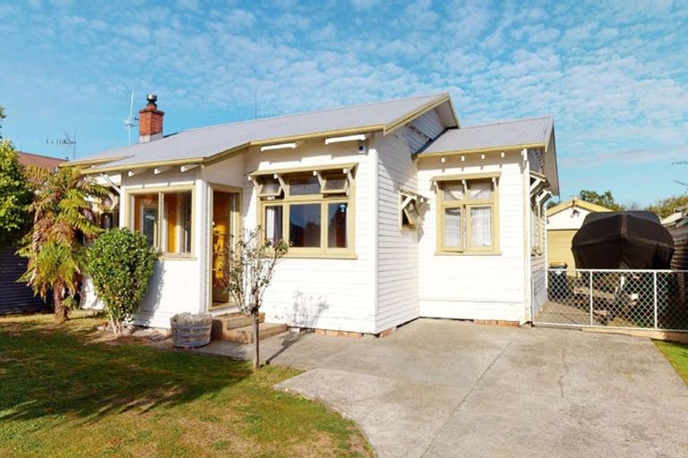 Photo of property in 20 Burns Avenue, Takaro, Palmerston North, 4412