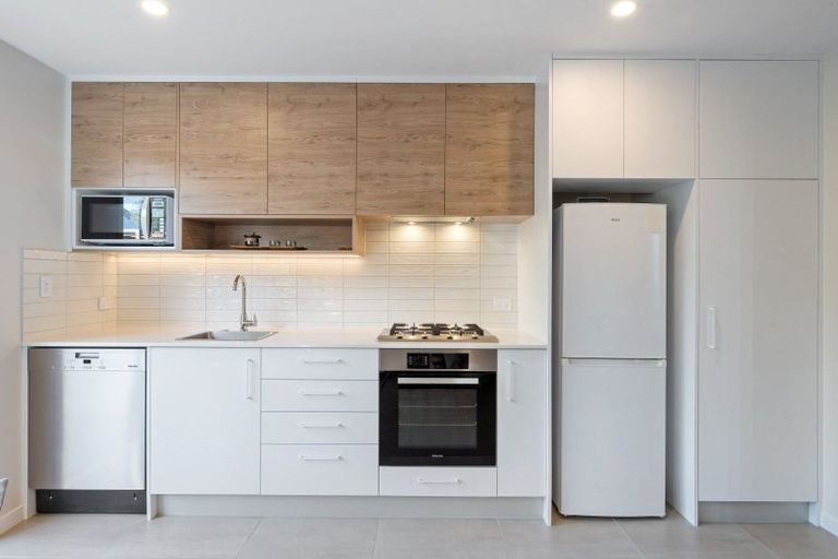 Photo of property in 10 Finesse Lane, Bucklands Beach, Auckland, 2012