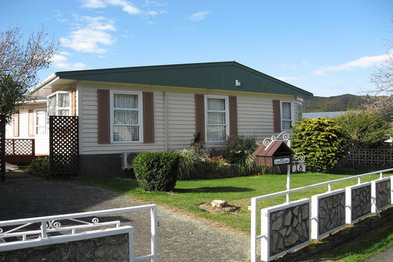 Photo of property in 18 Mcgowan Road, Wainuiomata, Lower Hutt, 5014