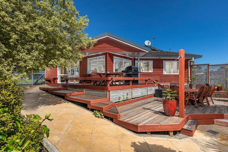 Photo of property in 3 Gala Place, Henderson, Auckland, 0612