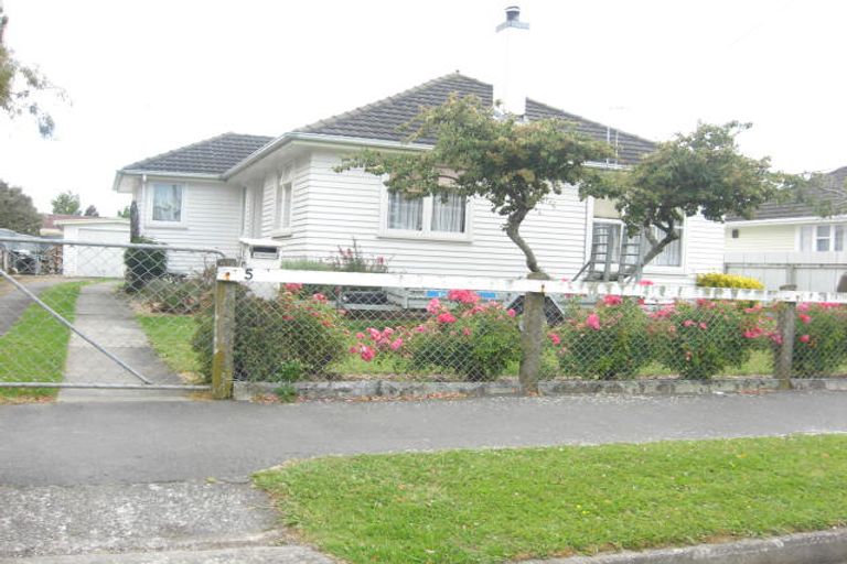 Photo of property in 5 Hamilton Street, Pahiatua, 4910