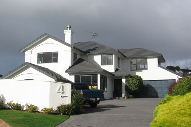 Photo of property in 4 Ridley Green, Churton Park, Wellington, 6037