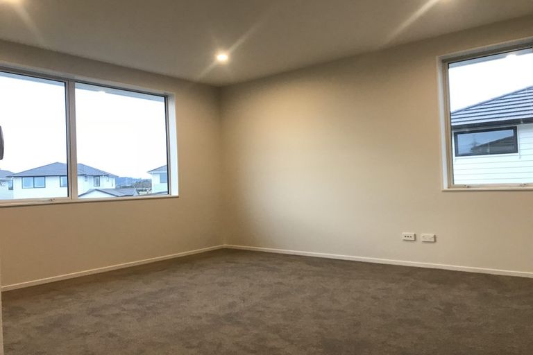 Photo of property in 23 Karokaro Road, Takanini, 2112