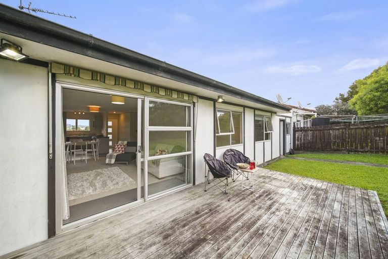 Photo of property in 2/5 Cheam Place, Pakuranga Heights, Auckland, 2010