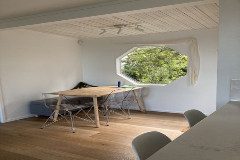 Photo of property in 60 Kauri Point Road, Laingholm, Auckland, 0604