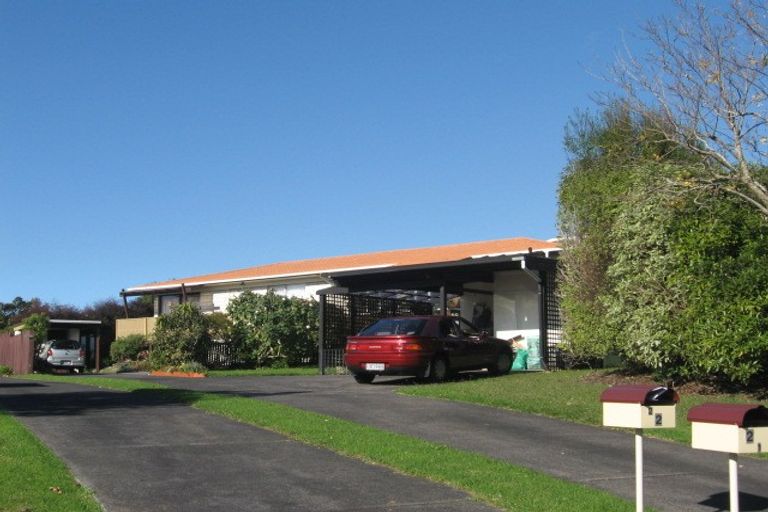 Photo of property in 1/4 Dalwhinnie Parade, Highland Park, Auckland, 2010