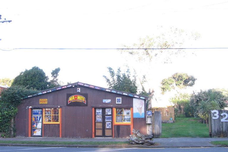 Photo of property in 32 Tutere Street, Waikanae Beach, Waikanae, 5036