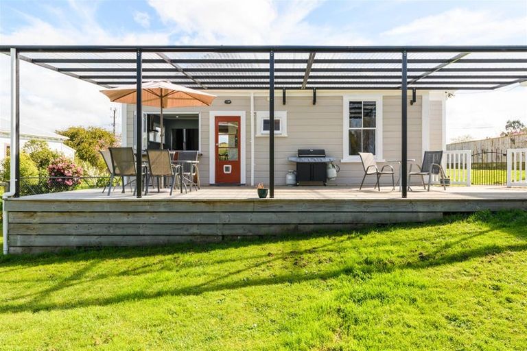 Photo of property in 8 Ngareta Street, Marton, 4710