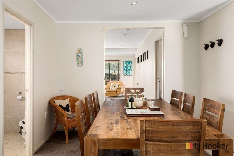 Photo of property in 28 Ocean View Road, Waihi Beach, 3611