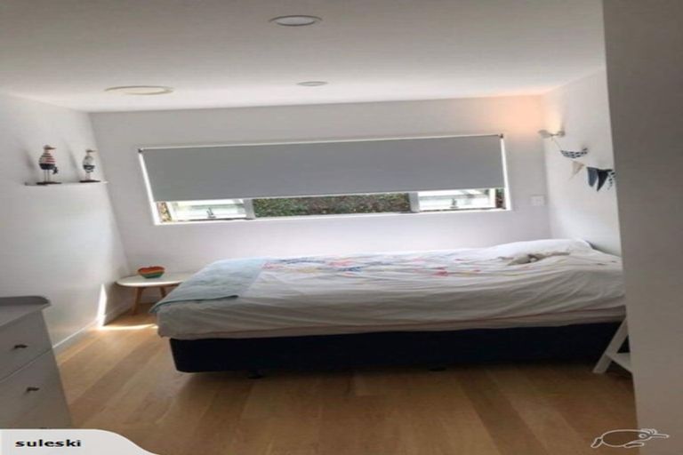 Photo of property in 2/4 Heath Avenue, Northcote, Auckland, 0627