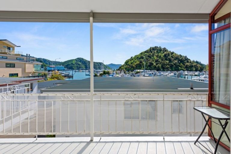 Photo of property in 1/29 Waikawa Road, Picton, 7220