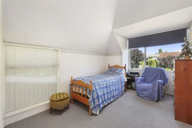 Photo of property in 3 Banff Place, Avonhead, Christchurch, 8042