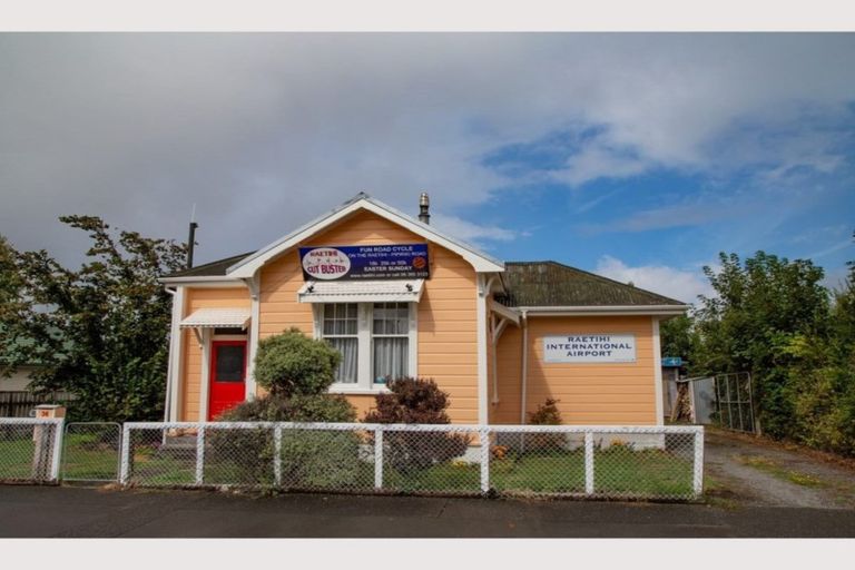 Photo of property in 36 Seddon Street, Waikanae, 5036