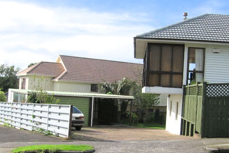 Photo of property in 2/6 Laings Road, Bucklands Beach, Auckland, 2012