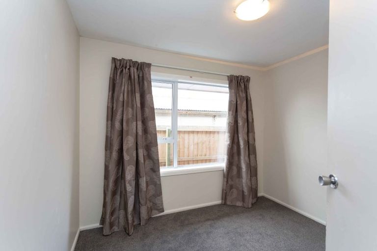 Photo of property in 17 Brookby Crescent, Avonhead, Christchurch, 8042